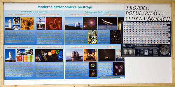 Žiaci na hodinách výtvarnej výchovy veľmi tvorivo namaľovali vesmír vlastnými očami.